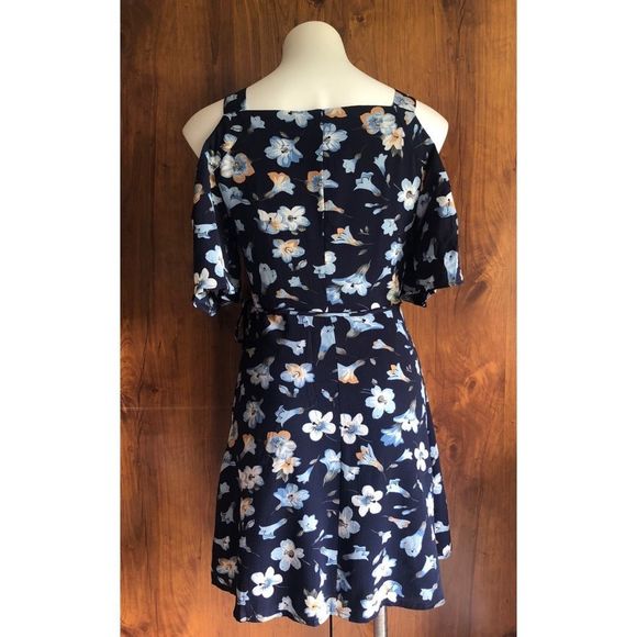 🆕 Miami Floral Cold Shoulder Wrap Dress - Picture 3 of 7